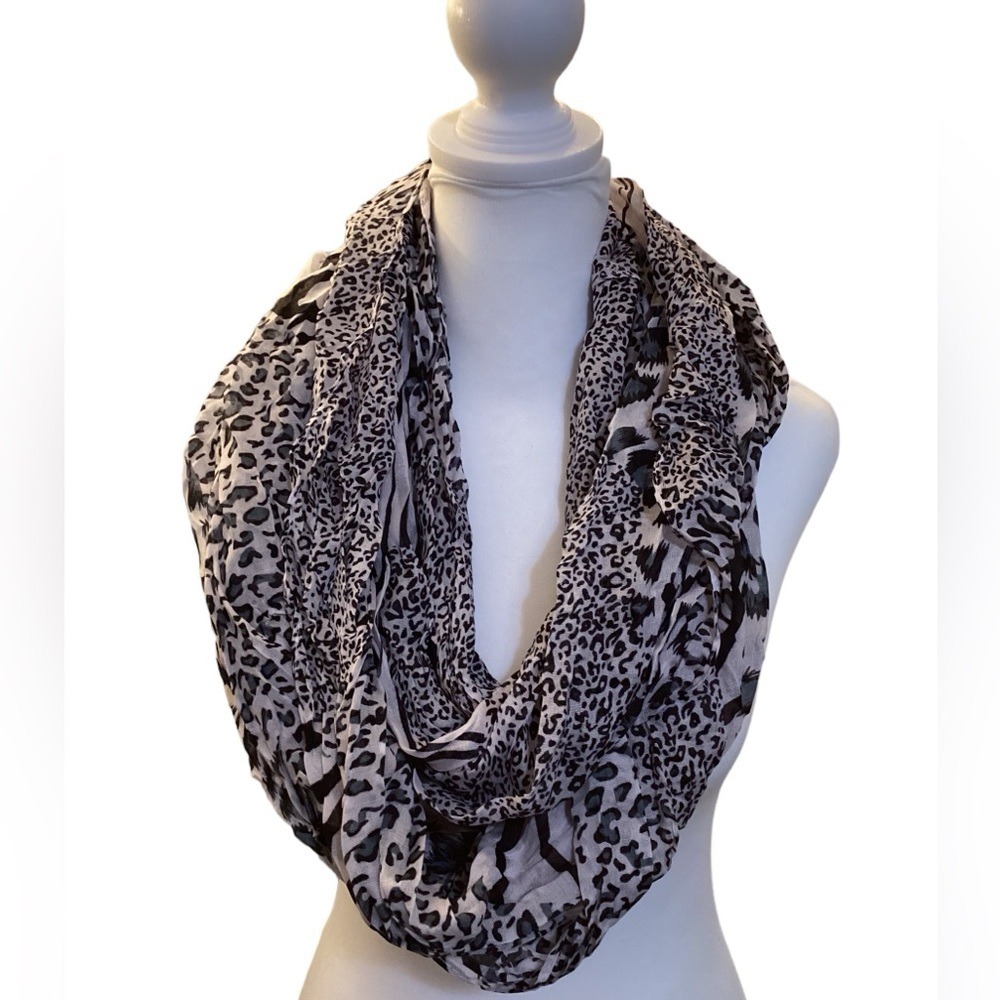 Women's Infinity Scarf Leopard Zebra Print Lightweight Polyester Black White